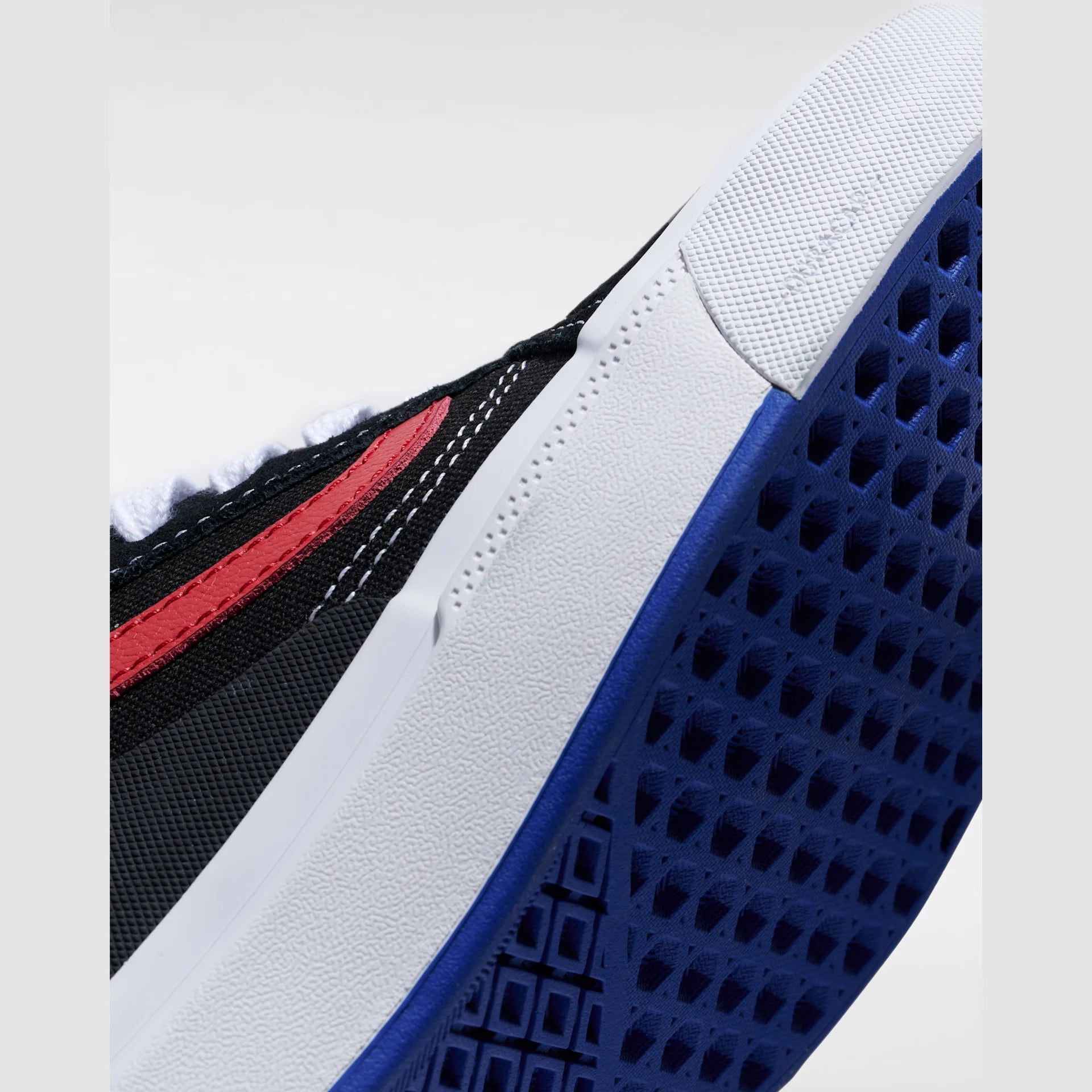 vans-bmx-old-skool-sport-black/red-vn0a2z3w4581-6