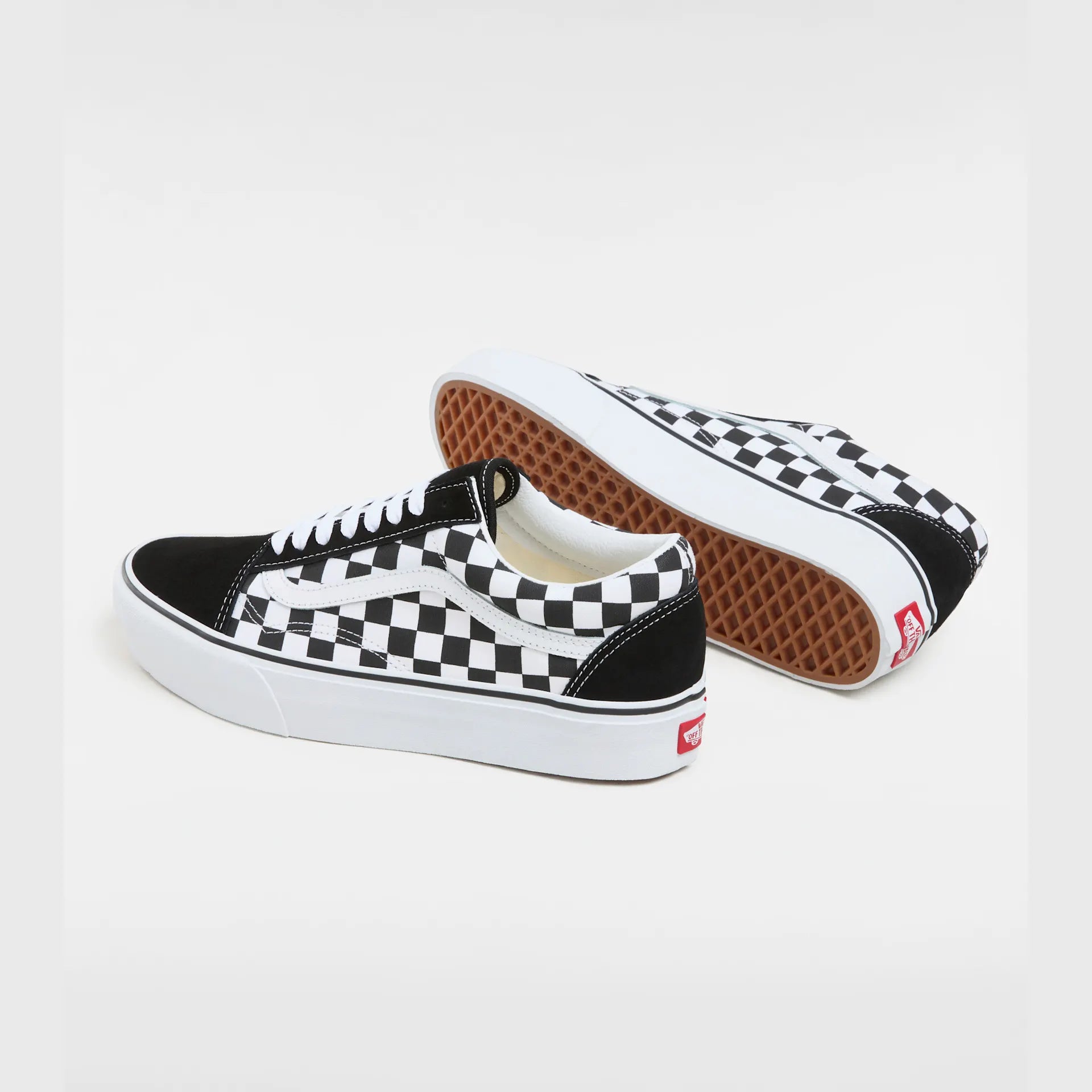 vans-old-skool-platform-(checkerboard)-black/true-white-vn0a3b3uhrk1-3