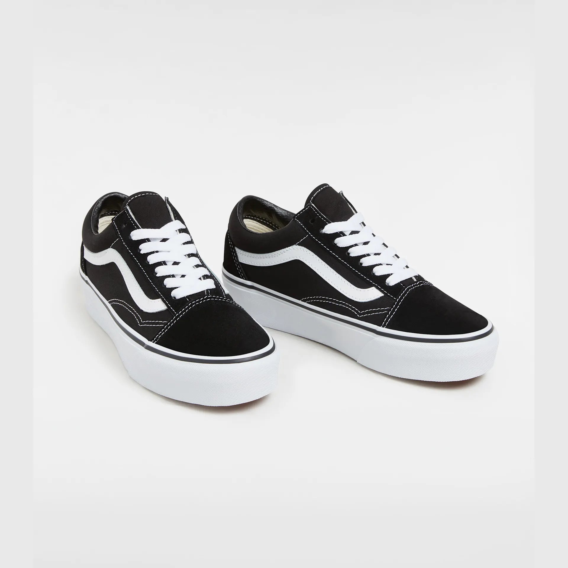 vans-ua-old-skool-platform-black/white-vn0a3b3uy281-2