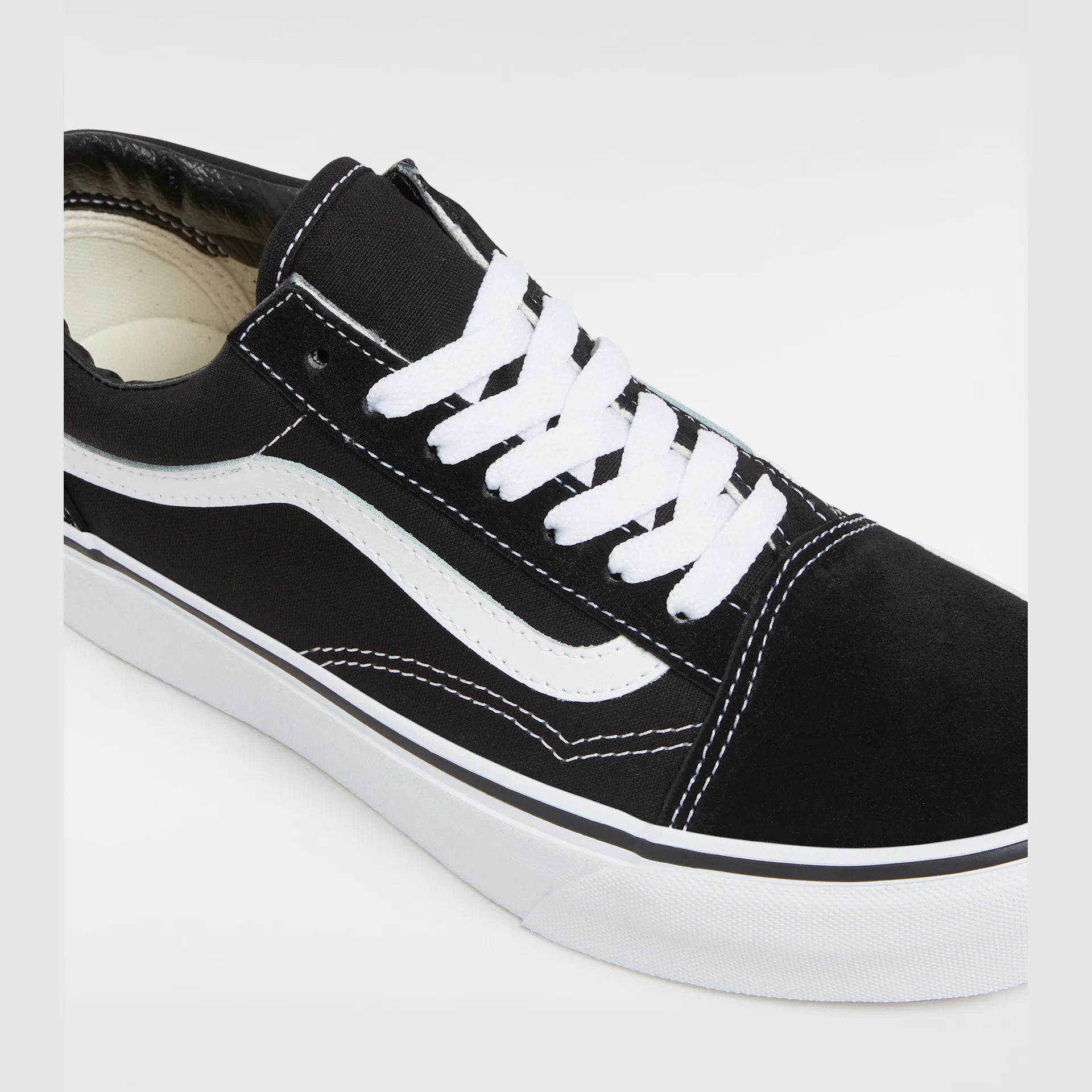 vans-ua-old-skool-platform-black/white-vn0a3b3uy281-4