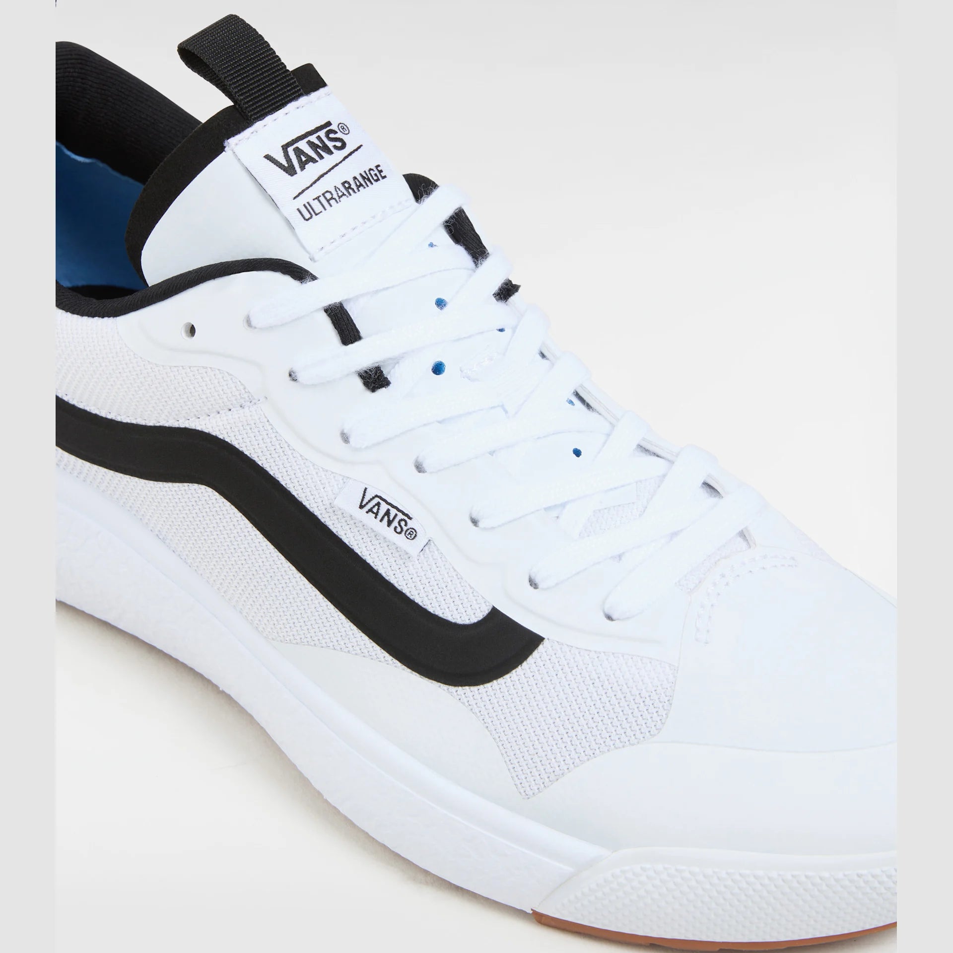 vans-mte-ultrarange-exo-white-vn0a4u1kwht1-4