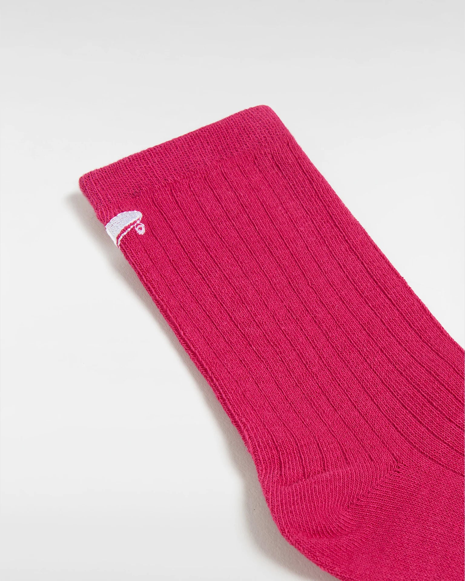 vans-kickin-it-crew-sock-cherries-jubilee-vn0a5ezcc9l1-3