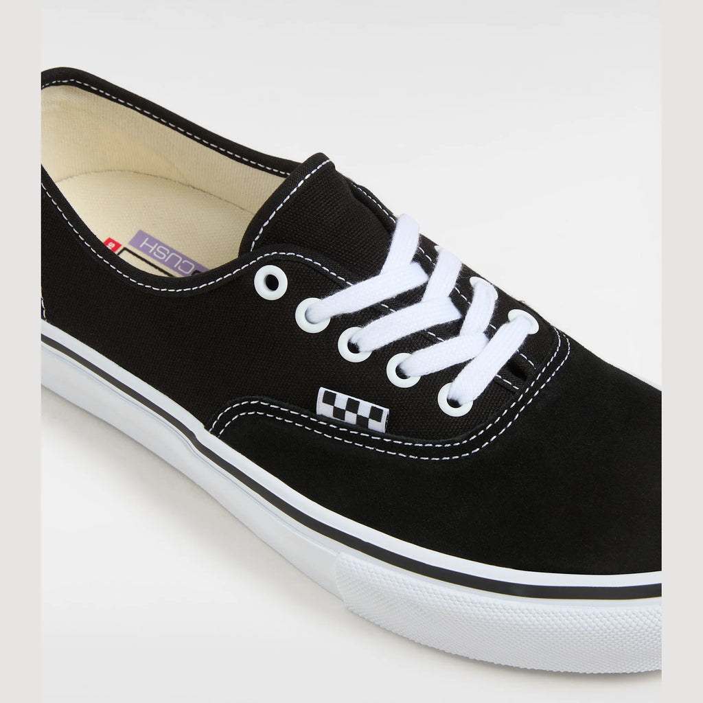 vans-skate-authentic-black/white-vn0a5fc8y281-4
