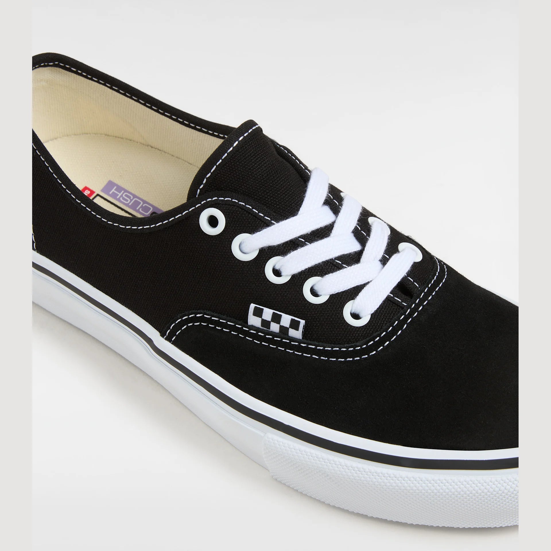 vans-skate-authentic-black/white-vn0a5fc8y281-4