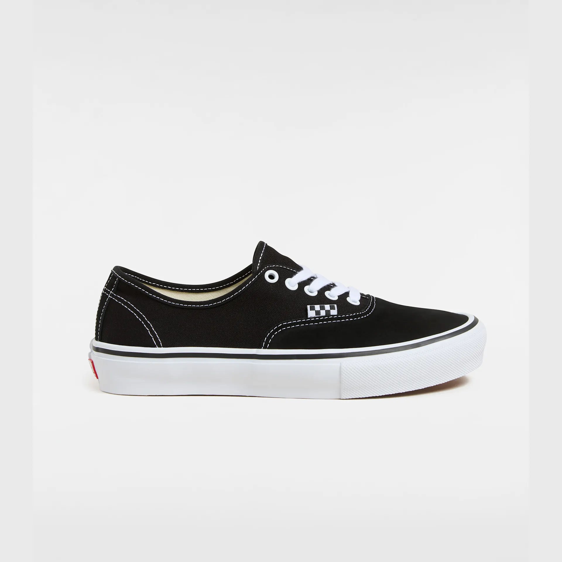 vans-skate-authentic-black/white-vn0a5fc8y281-1