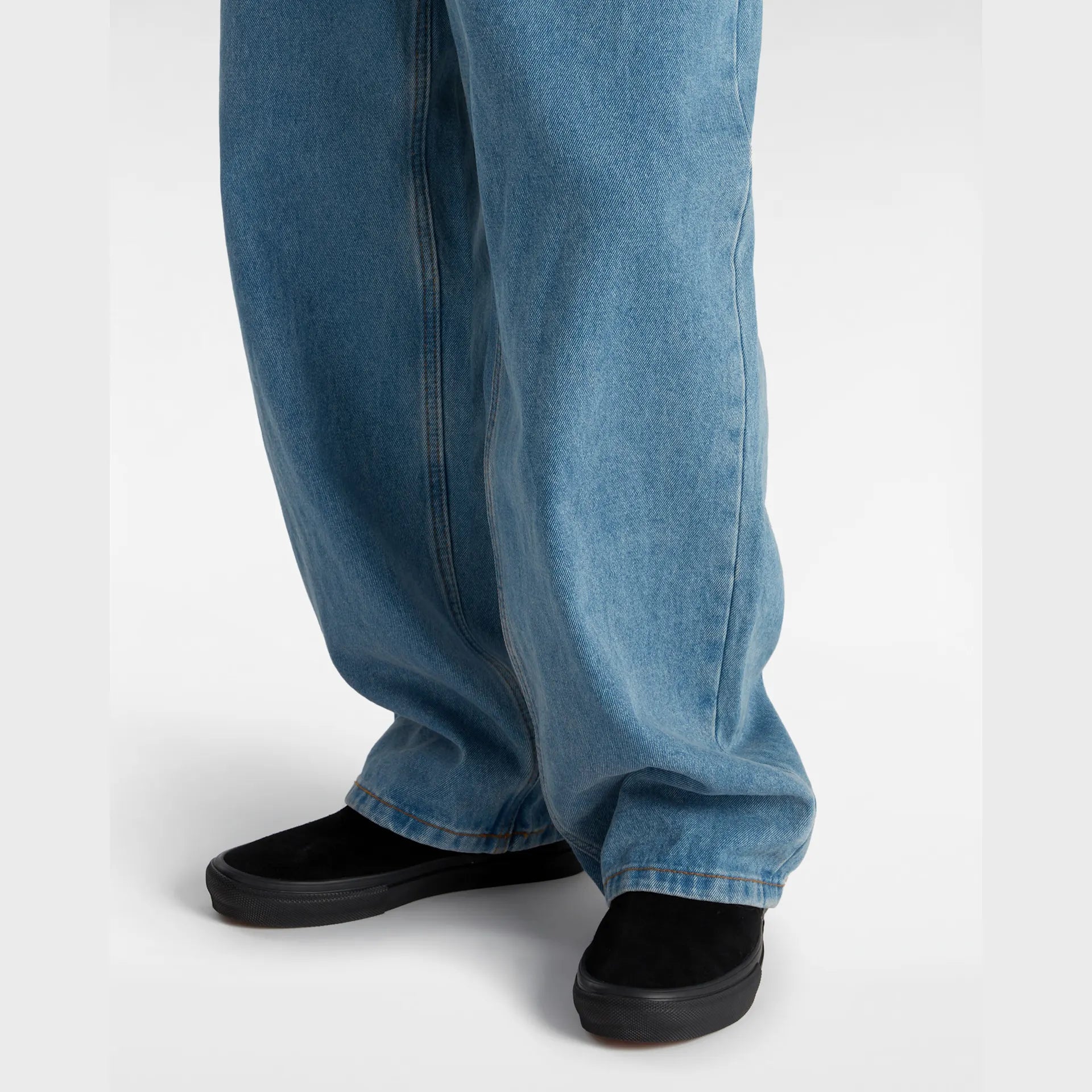 vans-skate-slip-on-black/black-vn0a5fcabka1-5