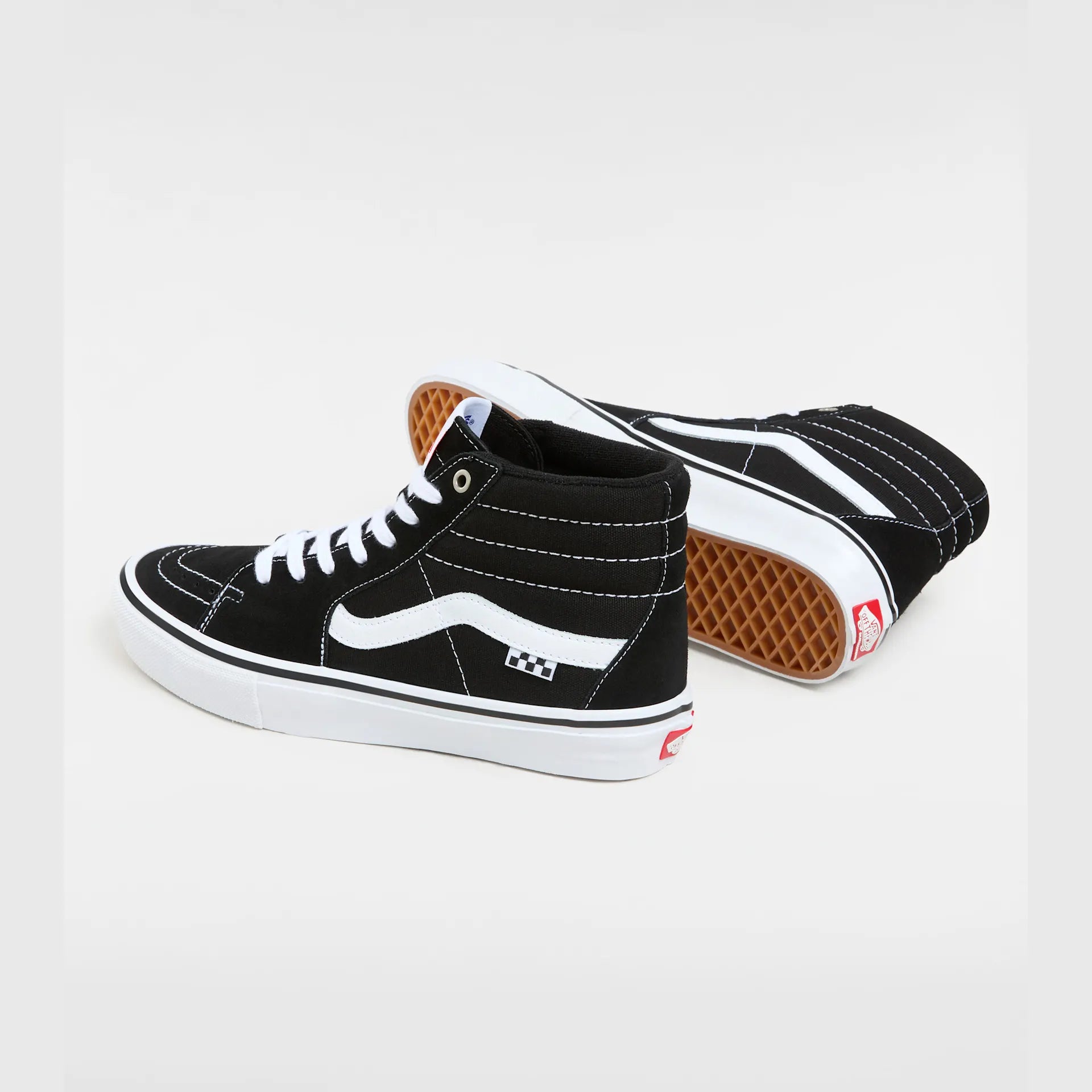 vans-skate-sk8-hi-black/white-vn0a5fccy281-3