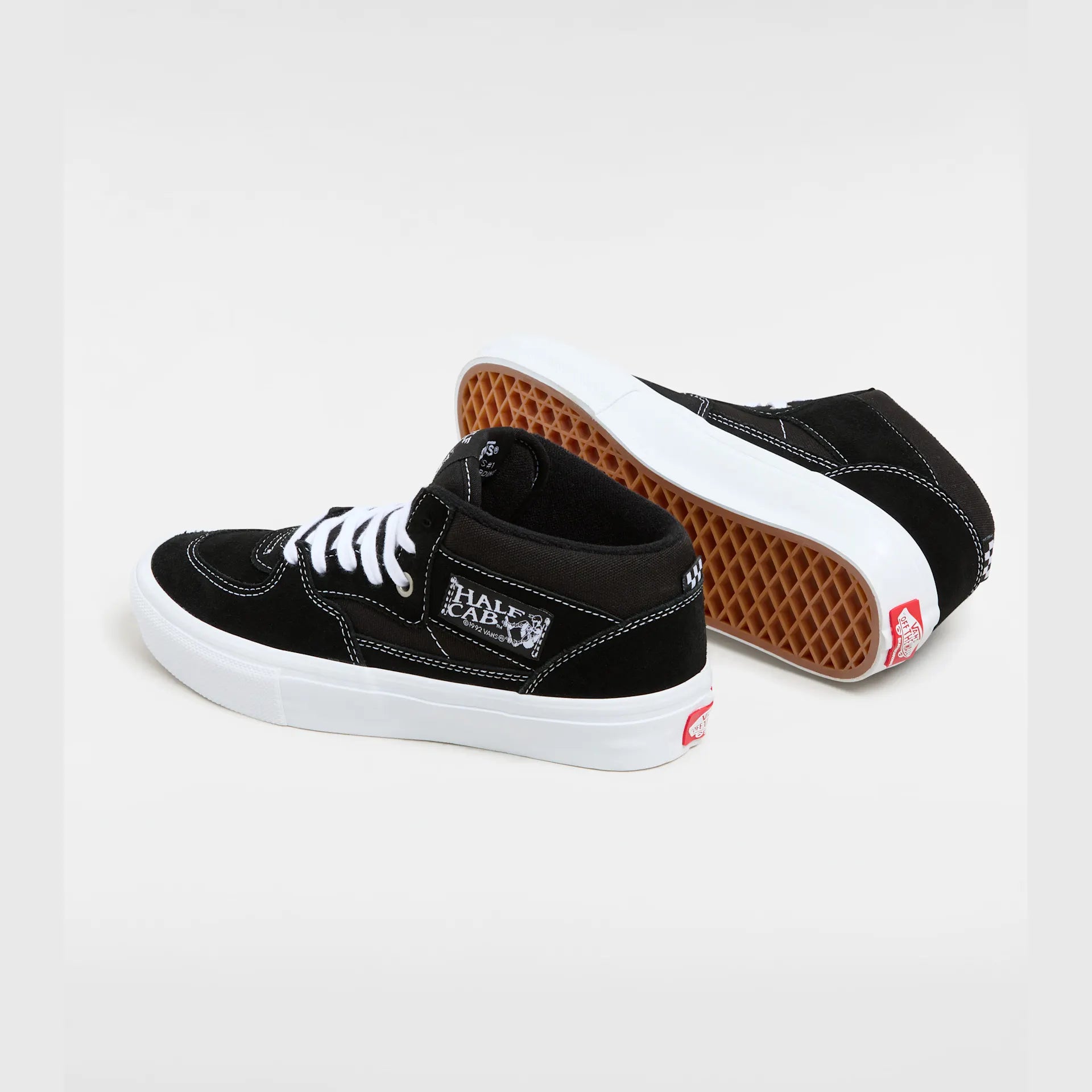 vans-skate-half-cab-black/white-vn0a5fcdy281-3