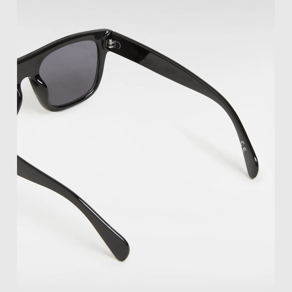 vans-squared-off-shades-black-vn0a7pr1blk1-4