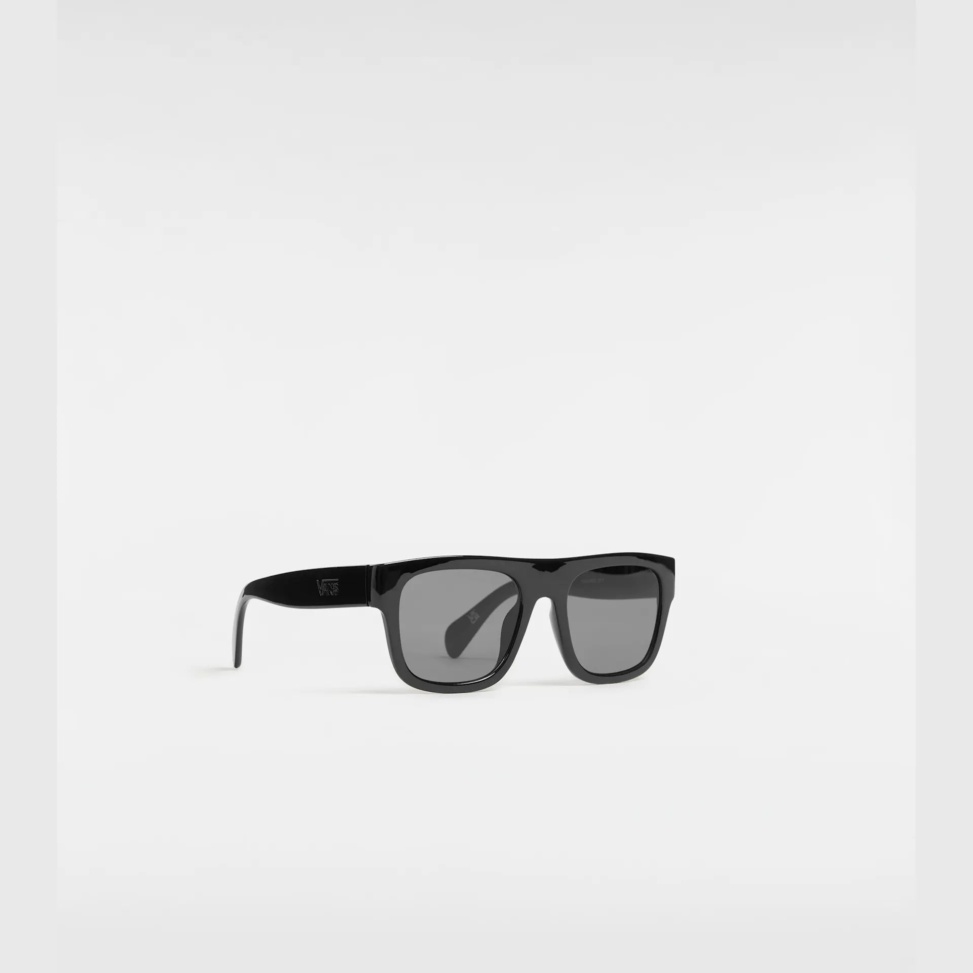 vans-squared-off-shades-black-vn0a7pr1blk1-1