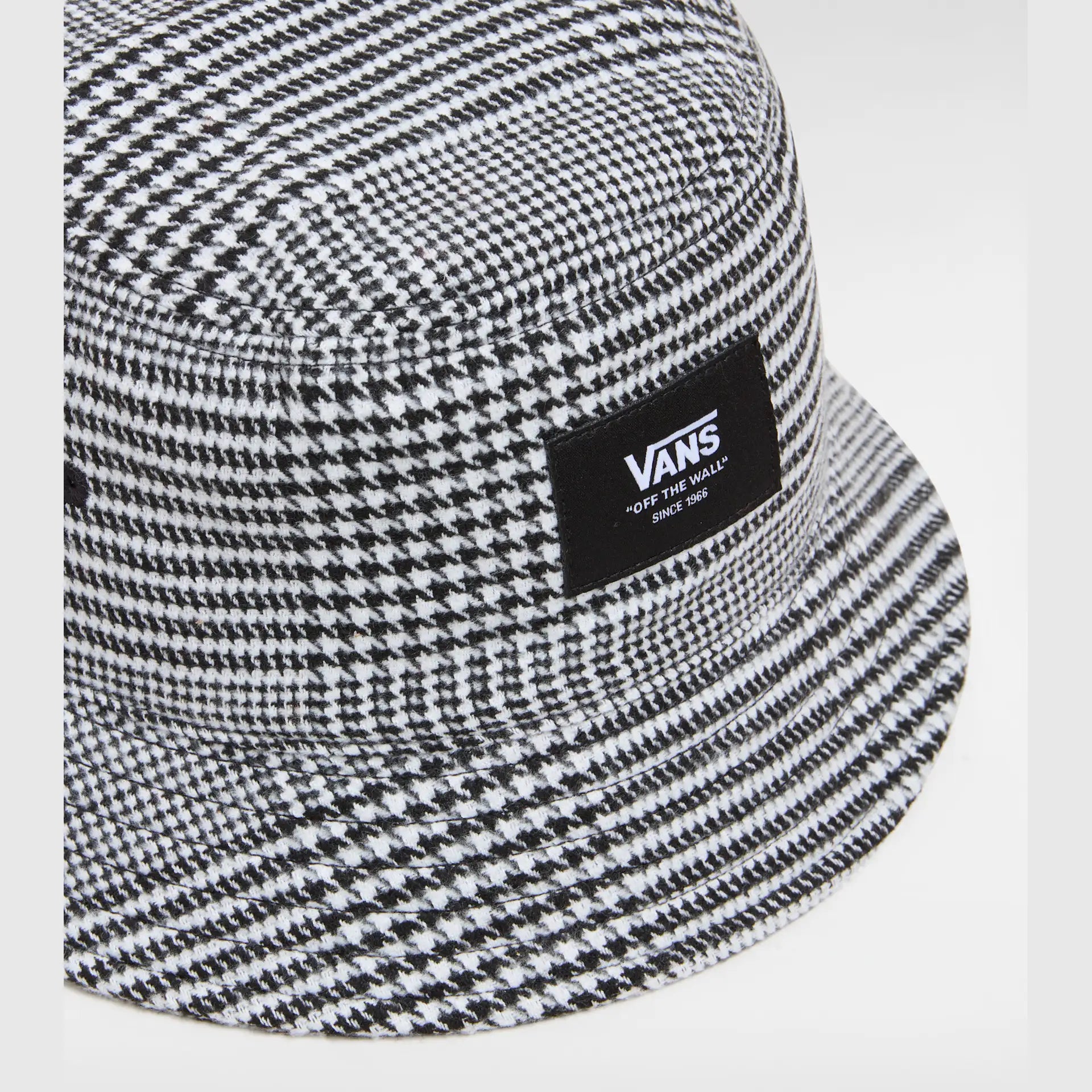 vans-vans-patch-bucket-black/white-vn0a7s96y281-3