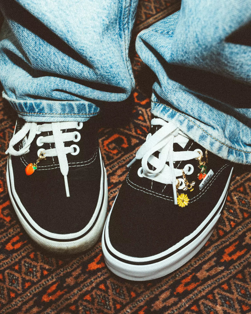 VANS UA Authentic Fruit Charm Cipő VNEE3BLK1FRTC - 2