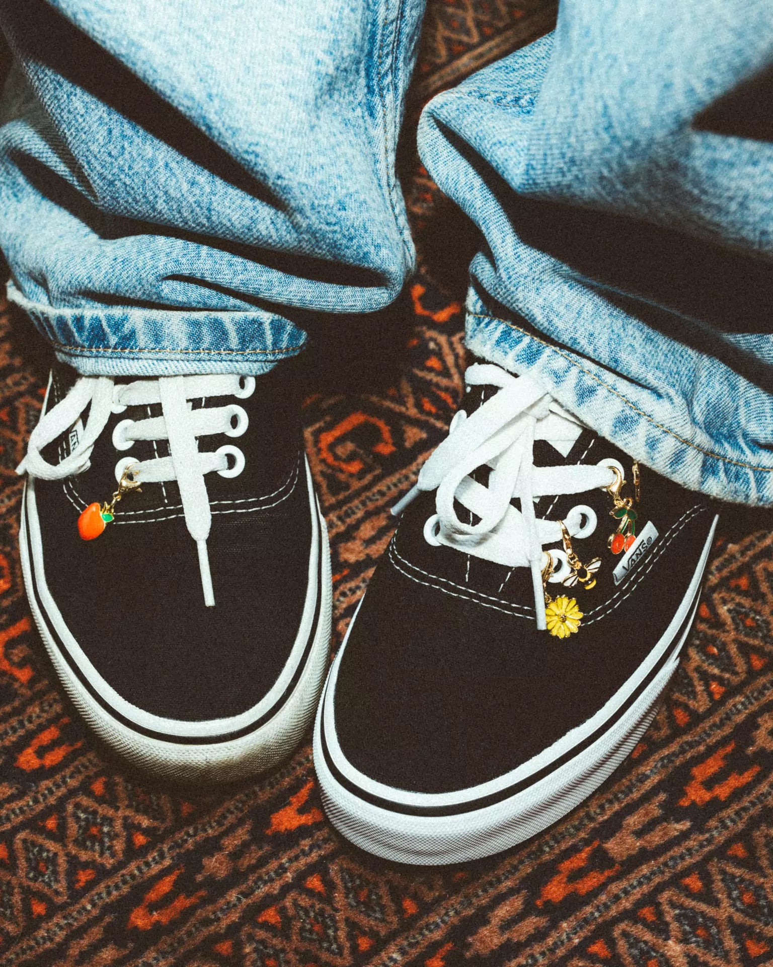 VANS UA Authentic Fruit Charm Cipő VNEE3BLK1FRTC - 2