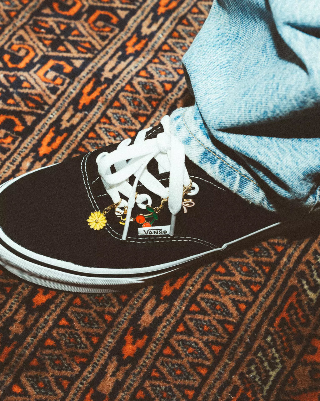 VANS UA Authentic Fruit Charm Cipő VNEE3BLK1FRTC - 1